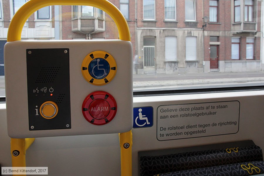 Straßenbahn Antwerpen - 7334 - Innenansicht
/ Bild: antwerpen7334_bk1708210196.jpg Straßenbahn Antwerpen - 7334 - Innenansicht
/ Bild: antwerpen7334_bk1708210196.jpg