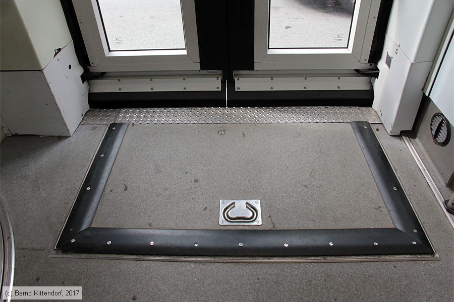 Straßenbahn Antwerpen - 7250 - Innenansicht
/ Bild: antwerpen7250_bk1708210216.jpg Straßenbahn Antwerpen - 7250 - Innenansicht
/ Bild: antwerpen7250_bk1708210216.jpg
