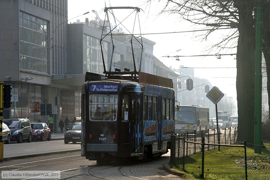 Straßenbahn Antwerpen - 7021
/ Bild: antwerpen7021_cw1102220048.jpg Straßenbahn Antwerpen - 7021
/ Bild: antwerpen7021_cw1102220048.jpg