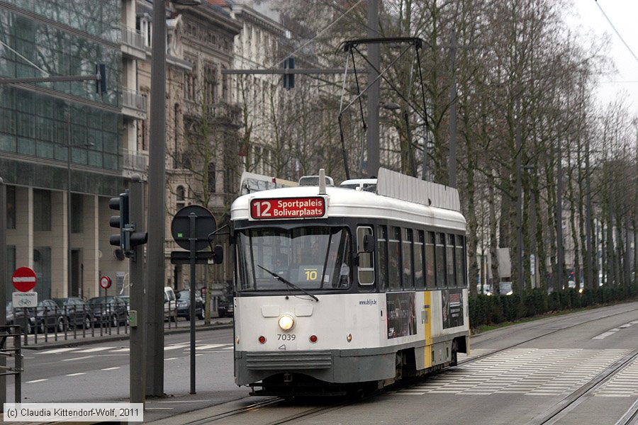 Straßenbahn Antwerpen - 7039
/ Bild: antwerpen7039_cw1102250001.jpg Straßenbahn Antwerpen - 7039
/ Bild: antwerpen7039_cw1102250001.jpg
