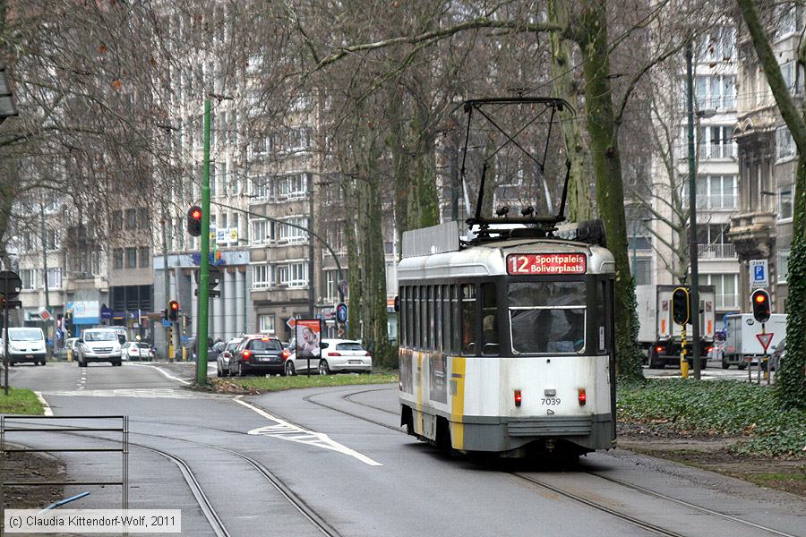 Straßenbahn Antwerpen - 7039
/ Bild: antwerpen7039_cw1102250003.jpg Straßenbahn Antwerpen - 7039
/ Bild: antwerpen7039_cw1102250003.jpg