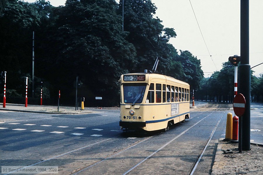 Straßenbahn Brüssel - 7051
/ Bild: bruxelles7051_bd095320.jpg Straßenbahn Brüssel - 7051
/ Bild: bruxelles7051_bd095320.jpg