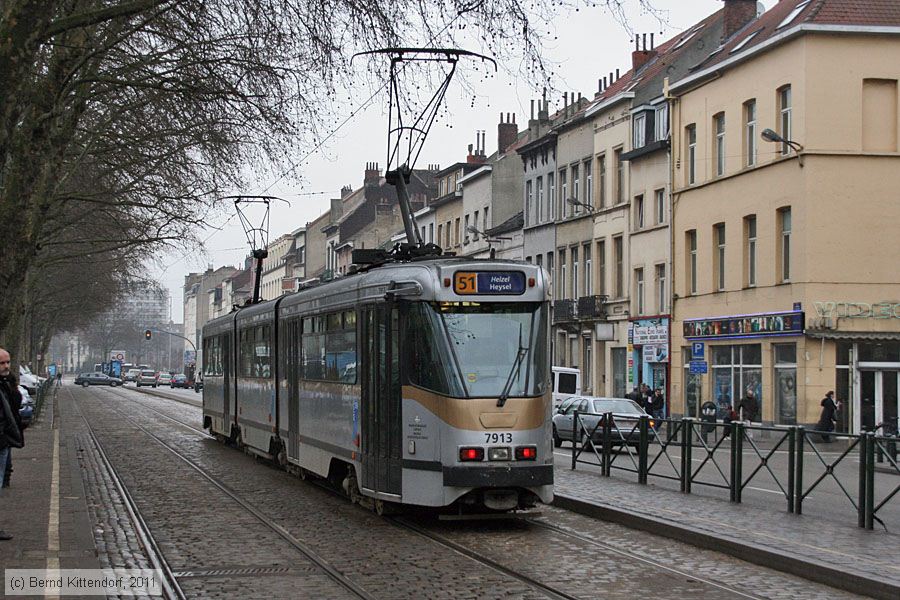 Straßenbahn Brüssel - 7913
/ Bild: bruxelles7913_bk1102250279.jpg Straßenbahn Brüssel - 7913
/ Bild: bruxelles7913_bk1102250279.jpg