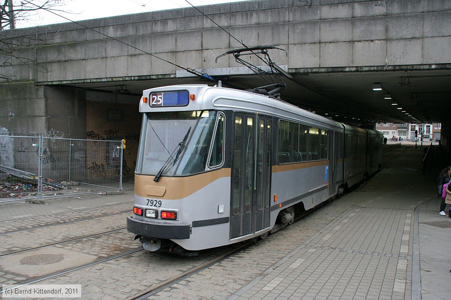 Straßenbahn Brüssel - 7929
/ Bild: bruxelles7929_bk1102210339.jpg Straßenbahn Brüssel - 7929
/ Bild: bruxelles7929_bk1102210339.jpg