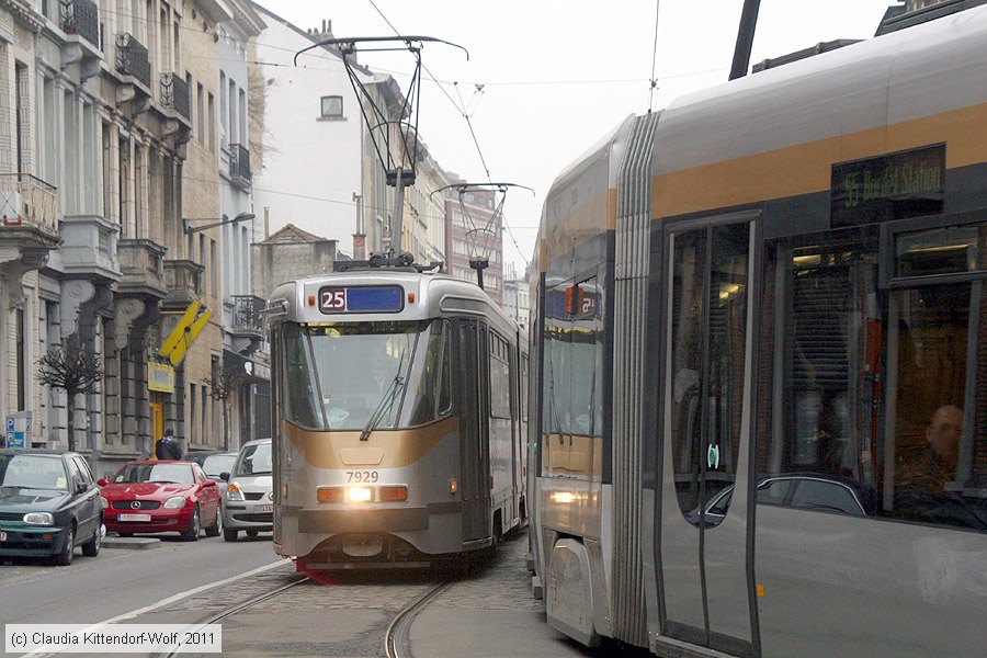 Straßenbahn Brüssel - 7929
/ Bild: bruxelles7929_cw1102210286.jpg Straßenbahn Brüssel - 7929
/ Bild: bruxelles7929_cw1102210286.jpg
