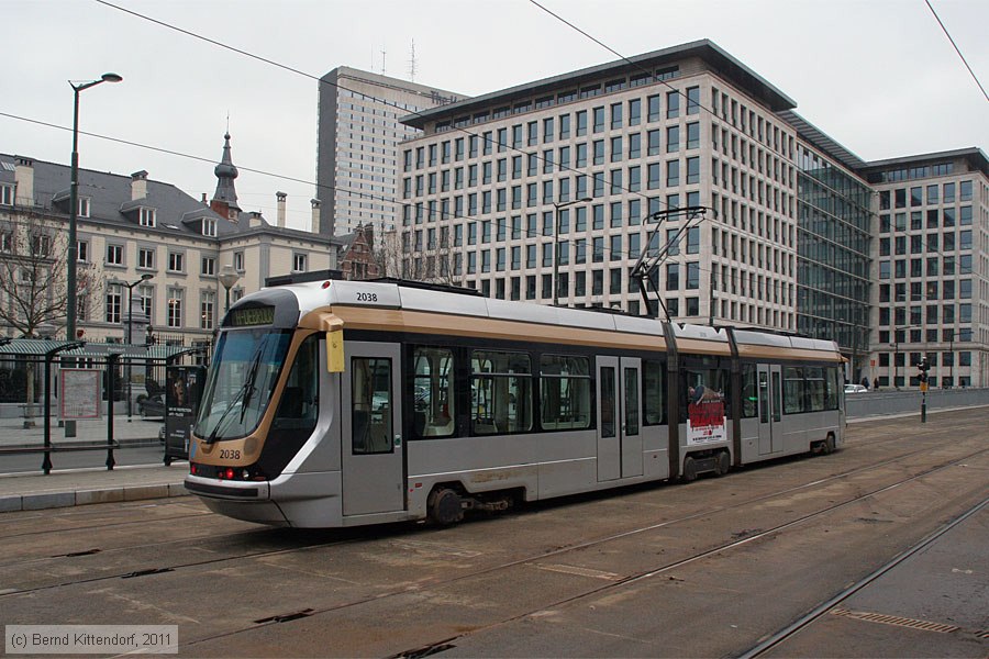Straßenbahn Brüssel - 2038
/ Bild: bruxelles2038_bk1102250141.jpg Straßenbahn Brüssel - 2038
/ Bild: bruxelles2038_bk1102250141.jpg