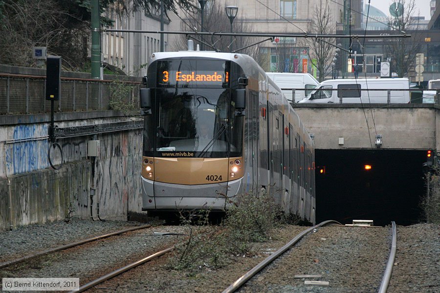 Straßenbahn Brüssel - 4024
/ Bild: bruxelles4024_bk1102210348.jpg Straßenbahn Brüssel - 4024
/ Bild: bruxelles4024_bk1102210348.jpg