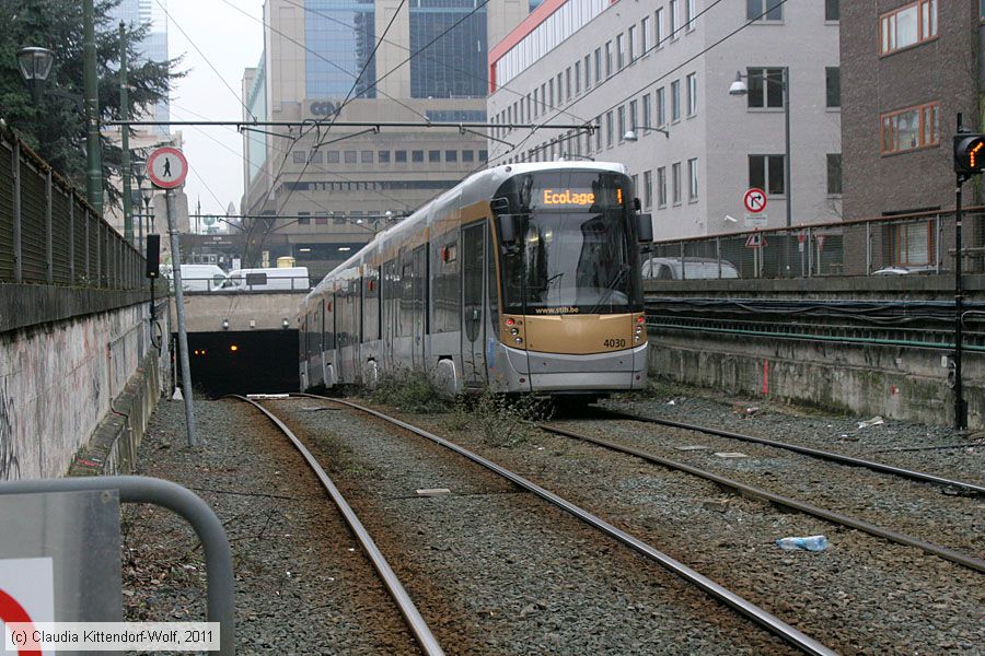 Straßenbahn Brüssel - 4030
/ Bild: bruxelles4030_cw1102210244.jpg Straßenbahn Brüssel - 4030
/ Bild: bruxelles4030_cw1102210244.jpg