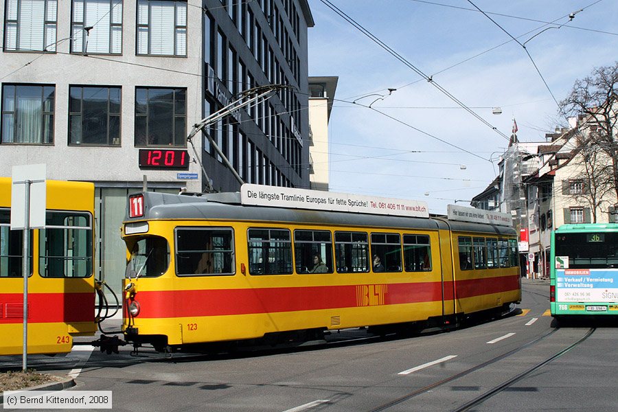 Basel - BLT - 123
/ Bild: basel123_bk0803300045.jpg Basel - BLT - 123
/ Bild: basel123_bk0803300045.jpg