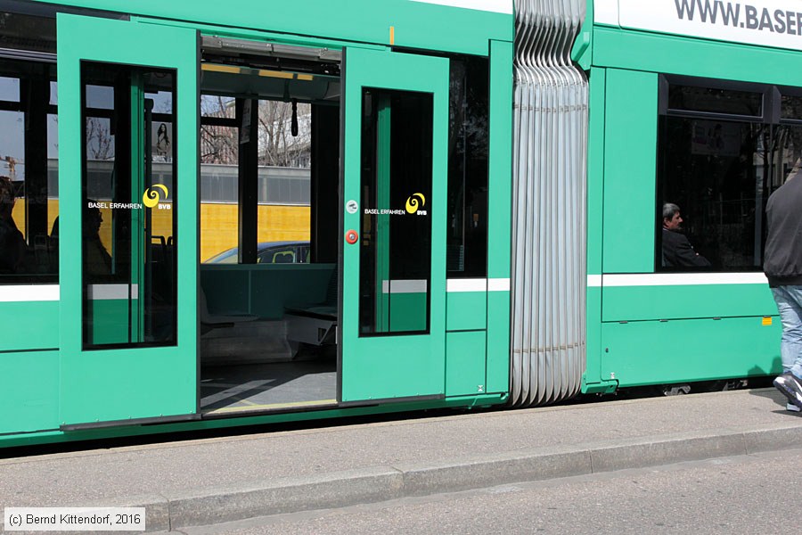 Basel - Straßenbahn - 316
/ Bild: basel316_bk1603310307.jpg Basel - Straßenbahn - 316
/ Bild: basel316_bk1603310307.jpg