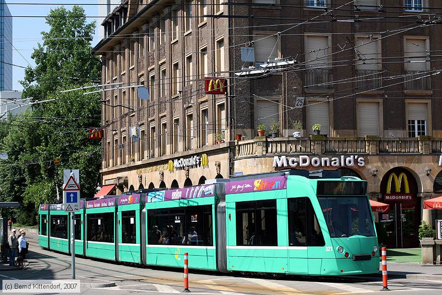 Basel - Straßenbahn - 321
/ Bild: basel321_bk0708060022.jpg