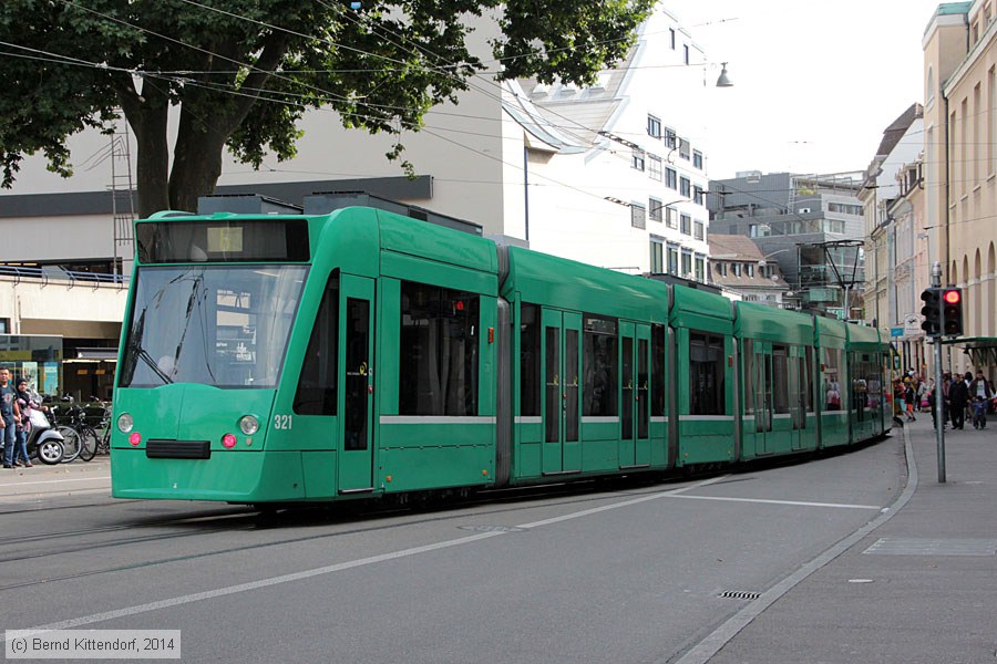 Basel - Straßenbahn - 321
/ Bild: basel321_bk1408110511.jpg Basel - Straßenbahn - 321
/ Bild: basel321_bk1408110511.jpg