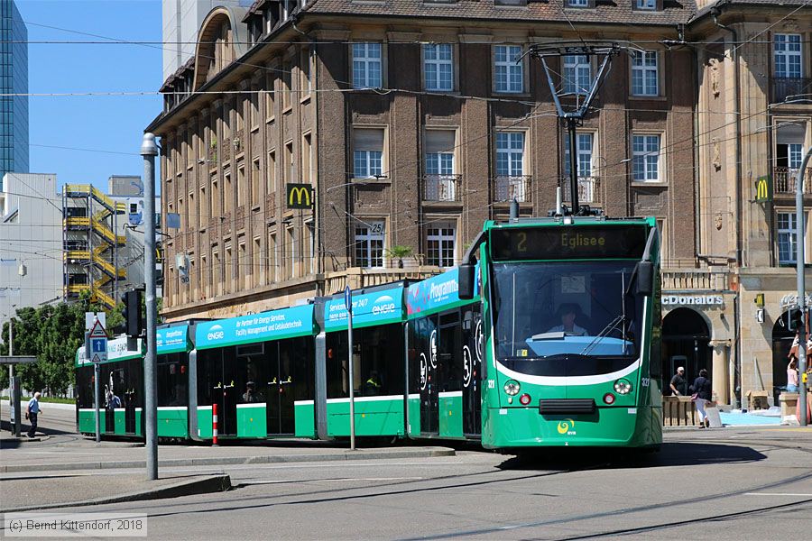 Basel - Straßenbahn - 321
/ Bild: basel321_bk1806260128.jpg Basel - Straßenbahn - 321
/ Bild: basel321_bk1806260128.jpg