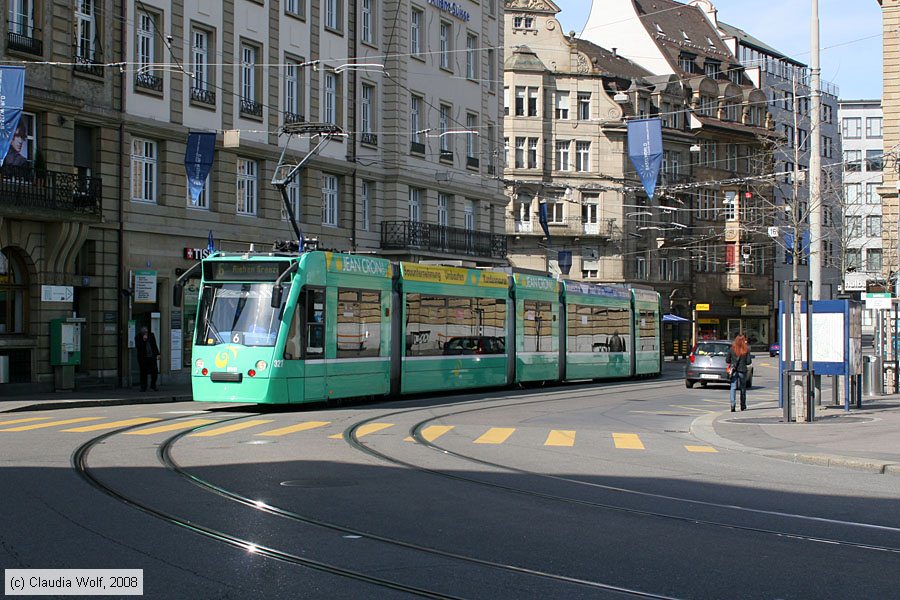 Basel - Straßenbahn - 327
/ Bild: basel327_cw0803300052.jpg