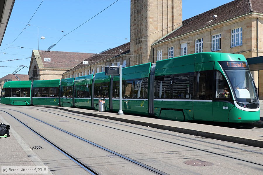 Basel - Straßenbahn - 5005
/ Bild: basel5005_bk1806260138.jpg