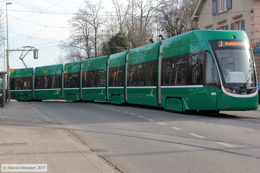 Basel - Straßenbahn - 5026
/ Bild: basel5026_bk1701270105.jpg Basel - Straßenbahn - 5026
/ Bild: basel5026_bk1701270105.jpg