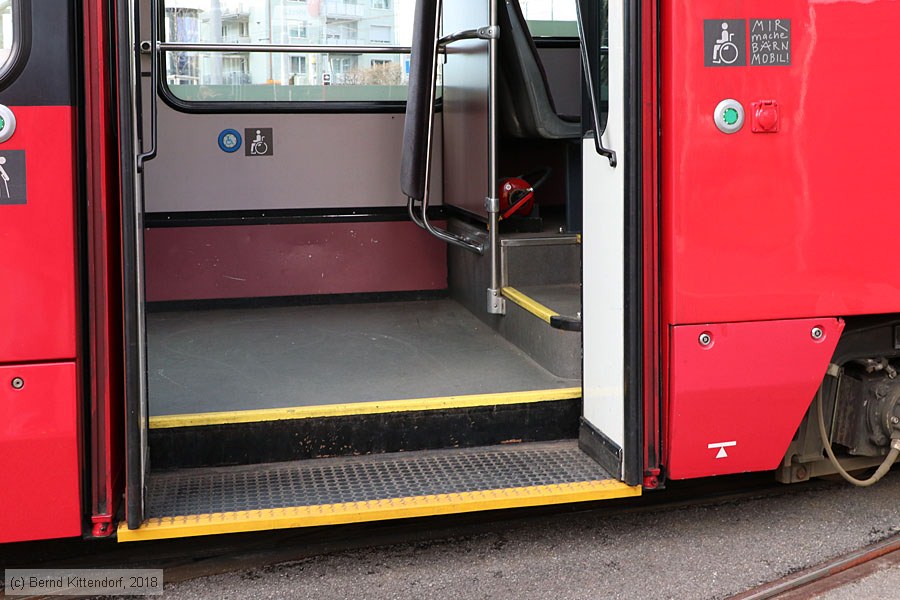 Bern - Straßenbahn - 736
/ Bild: bern736_bk1804050227.jpg Bern - Straßenbahn - 736
/ Bild: bern736_bk1804050227.jpg