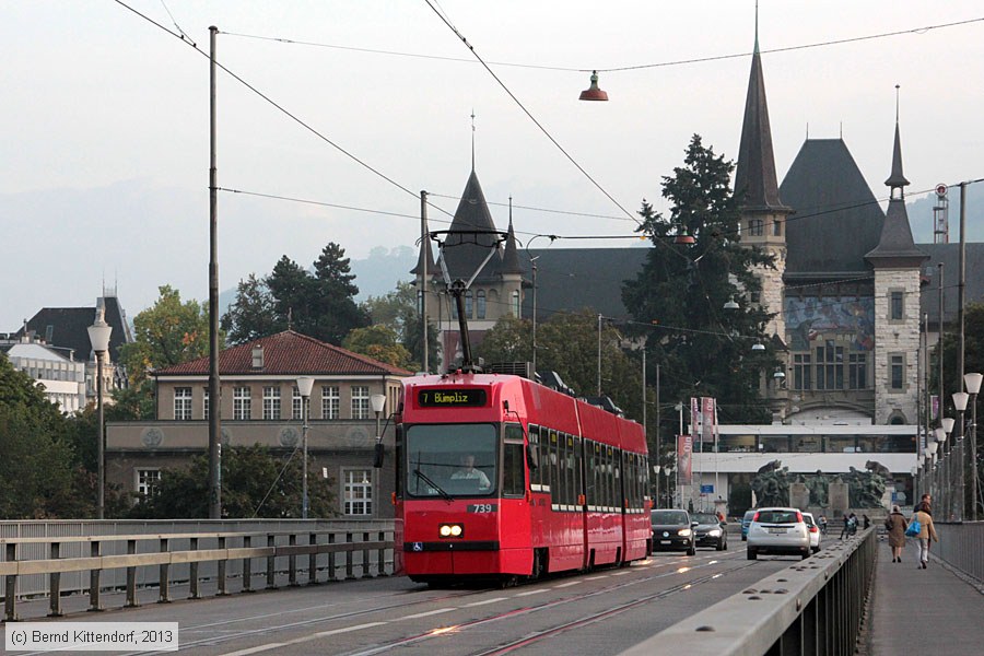 Bern - Straßenbahn - 739
/ Bild: bern739_bk1310020541.jpg