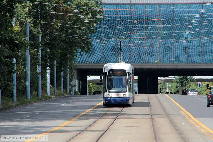 Tram Genève - 868
/ Bild: genf868_cw1208260019.jpg Tram Genève - 868
/ Bild: genf868_cw1208260019.jpg
