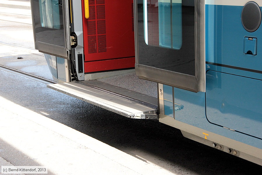 Zürich - Straßenbahn - 3036
/ Bild: zuerich3036_bk1309170318.jpg Zürich - Straßenbahn - 3036
/ Bild: zuerich3036_bk1309170318.jpg