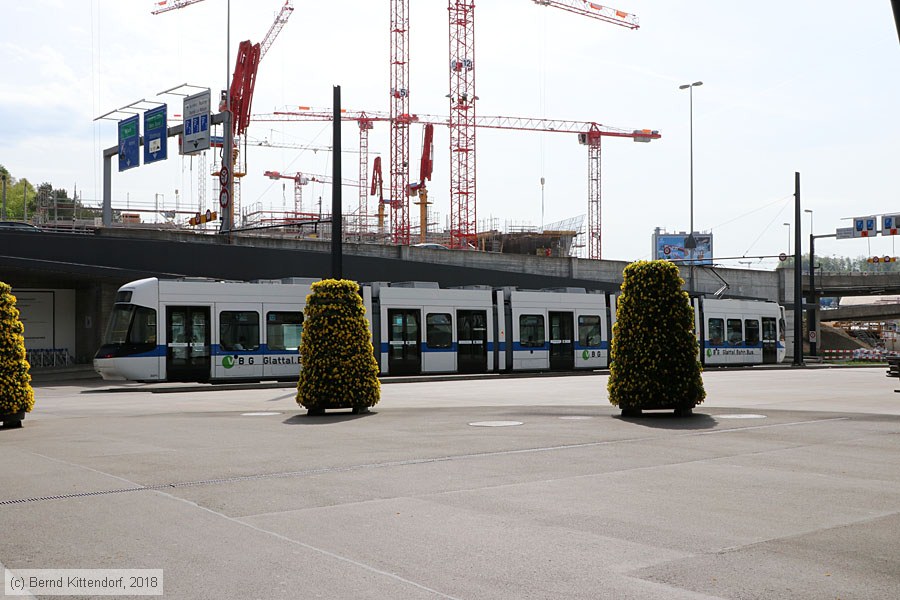 Zürich - Straßenbahn - 3071
/ Bild: zuerich3071_bk1804230110.jpg Zürich - Straßenbahn - 3071
/ Bild: zuerich3071_bk1804230110.jpg