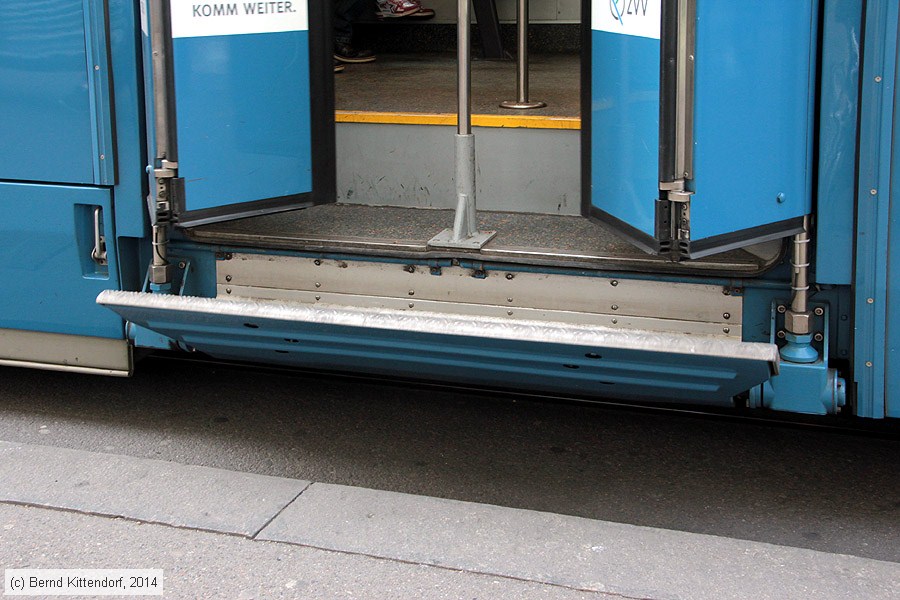 Zürich - Straßenbahn - 2056
/ Bild: zuerich2056_bk1403110543.jpg Zürich - Straßenbahn - 2056
/ Bild: zuerich2056_bk1403110543.jpg