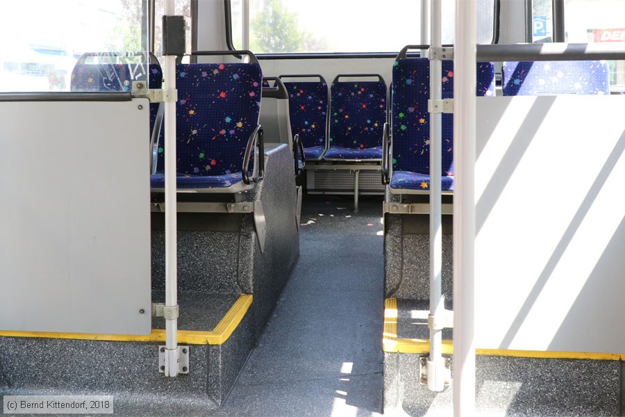 Trolleybus Lausanne - 914 - Innenansicht
/ Bild: lausanne914_bk1807170211.jpg Trolleybus Lausanne - 914 - Innenansicht
/ Bild: lausanne914_bk1807170211.jpg