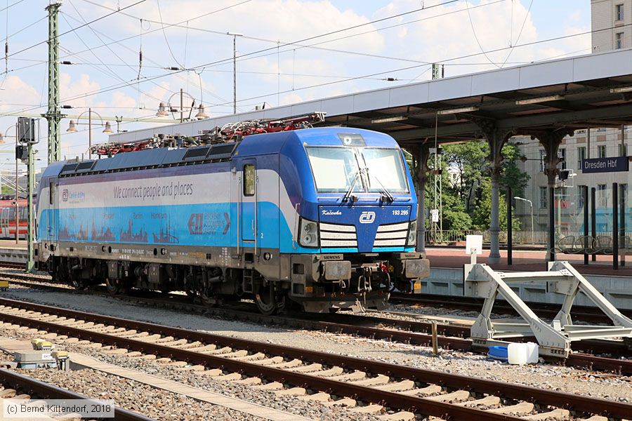 České Dráhy - 193 295
/ Bild: cd193295_bk1805280149.jpg České Dráhy - 193 295
/ Bild: cd193295_bk1805280149.jpg