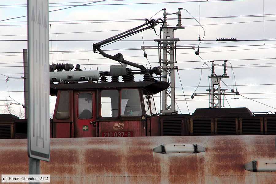 České Dráhy - 210037-8
/ Bild: cd2100378_bk1402110293.jpg České Dráhy - 210037-8
/ Bild: cd2100378_bk1402110293.jpg