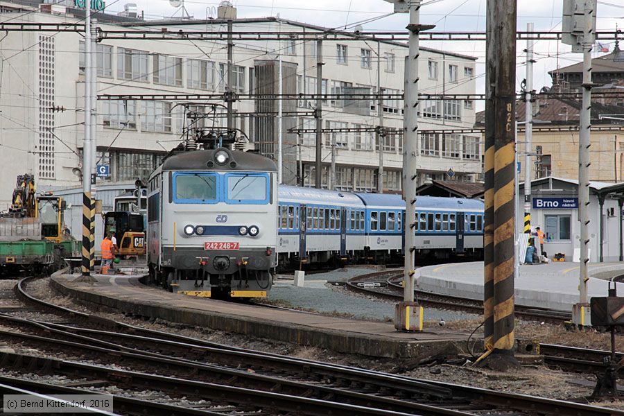 Česk&eacute; Dr&aacute;hy - 242246-7
/ Bild: cd2422467_bk1608300260.jpg