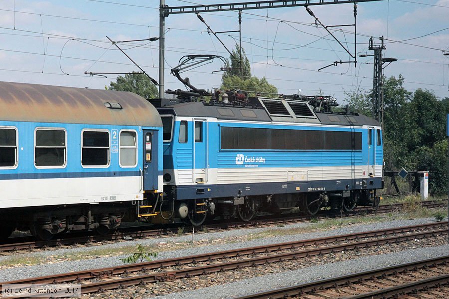 Česk&eacute; Dr&aacute;hy - 362079-6
/ Bild: cd3620796_bk1708080110.jpg