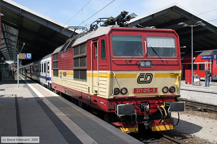 České Dráhy - 371015-9
/ Bild: cd3710159_e0019565.jpg České Dráhy - 371015-9
/ Bild: cd3710159_e0019565.jpg