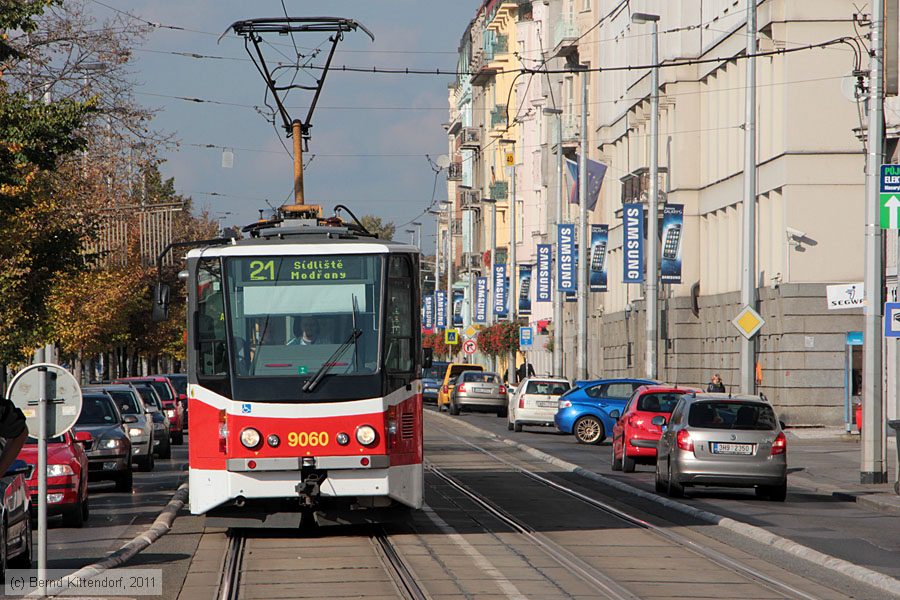 Straßenbahn Praha - 9060
/ Bild: praha9060_bk1110210453.jpg Straßenbahn Praha - 9060
/ Bild: praha9060_bk1110210453.jpg