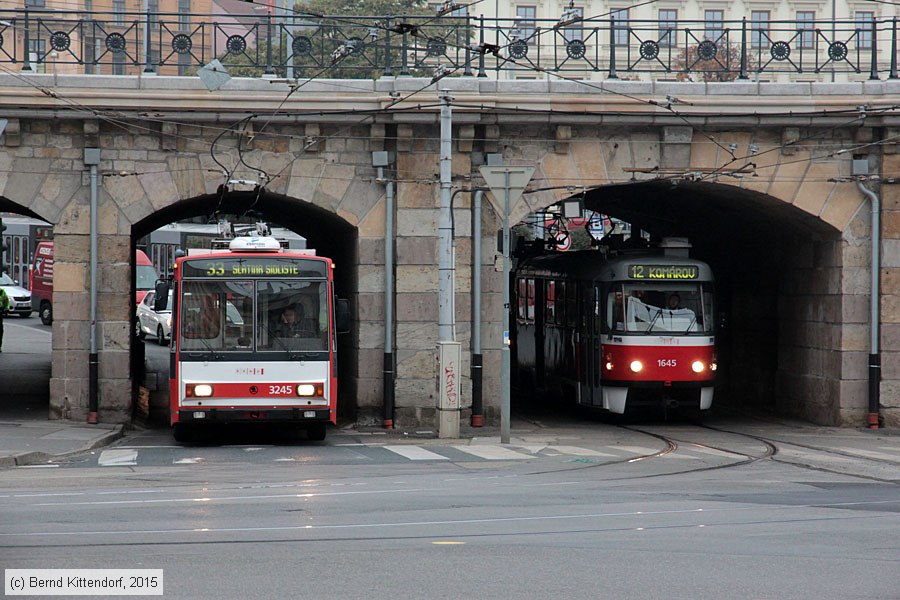 Trolleybus Brno - 3245
/ Bild: brno3245_bk1510130800.jpg