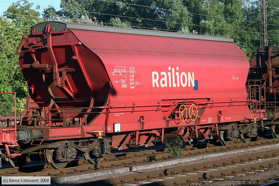 Deutsche Bahn - 31800691574-4
/ Bild: db318006915744_e0010757.jpg Deutsche Bahn - 31800691574-4
/ Bild: db318006915744_e0010757.jpg