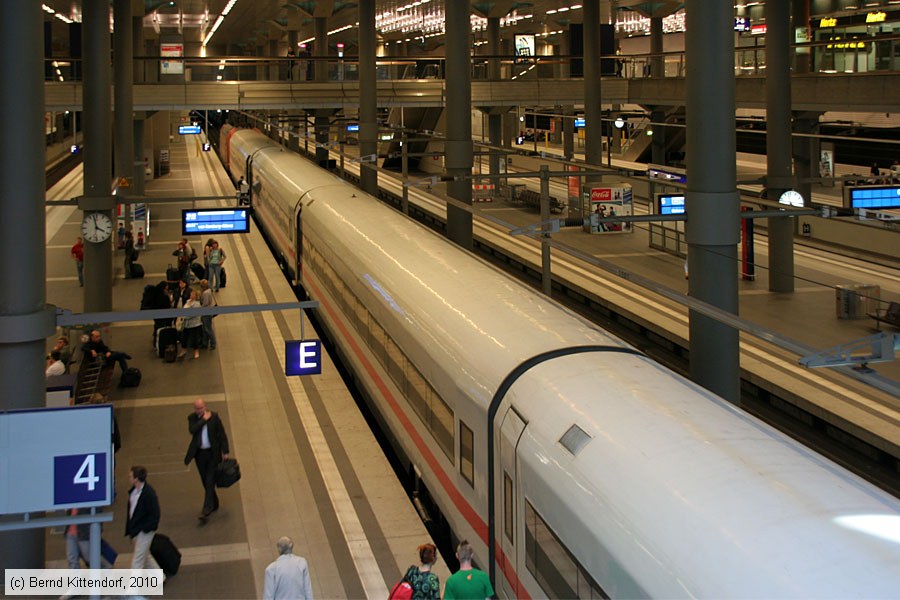 Deutsche Bahn - 70801095708-0
/ Bild: db708010957080_bk1006160258.jpg