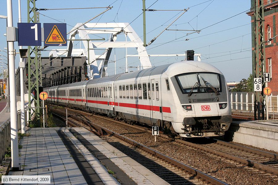 Deutsche Bahn - 61808091104-2
/ Bild: db618080911042_bk0908010032.jpg
