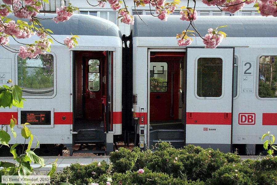 Deutsche Bahn - 61808591722-6
/ Bild: db618085917226_bk1004270024.jpg