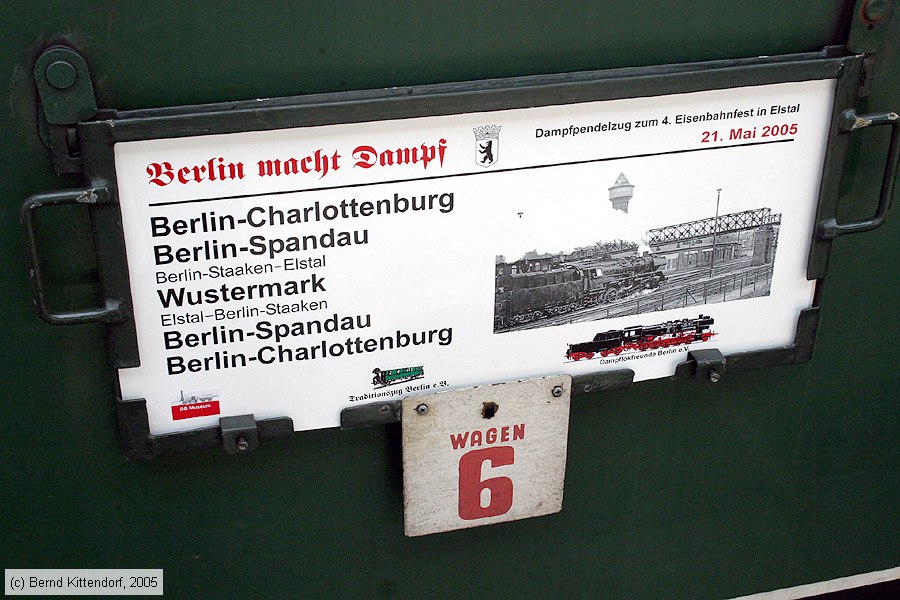 Berlin macht Dampf - Zuglaufschild
/ Bild: zuglaufszelstal_e0019873.jpg