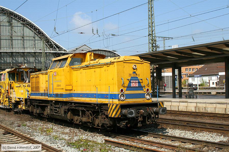 Deutsche Bahn - 203309-0
/ Bild: db2033090_bk0708250071.jpg