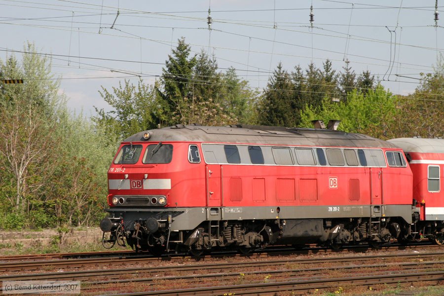 Deutsche Bahn - 218201-2
/ Bild: db2182012_bk0704200038.jpg Deutsche Bahn - 218201-2
/ Bild: db2182012_bk0704200038.jpg