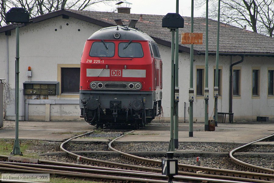 Deutsche Bahn - 218225-1
/ Bild: db2182251_e0014969.jpg Deutsche Bahn - 218225-1
/ Bild: db2182251_e0014969.jpg