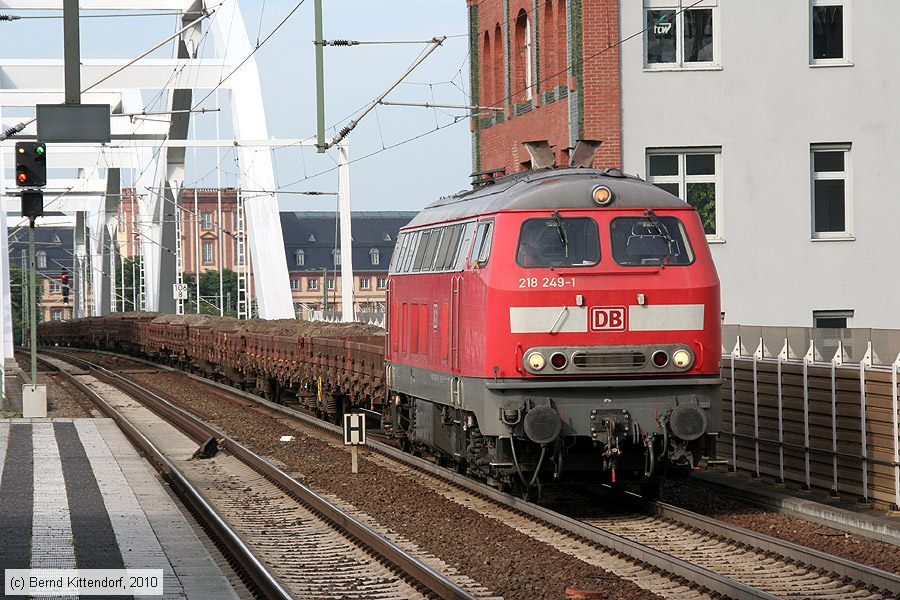 Deutsche Bahn - 218249-1
/ Bild: db2182491_bk1006100029.jpg Deutsche Bahn - 218249-1
/ Bild: db2182491_bk1006100029.jpg