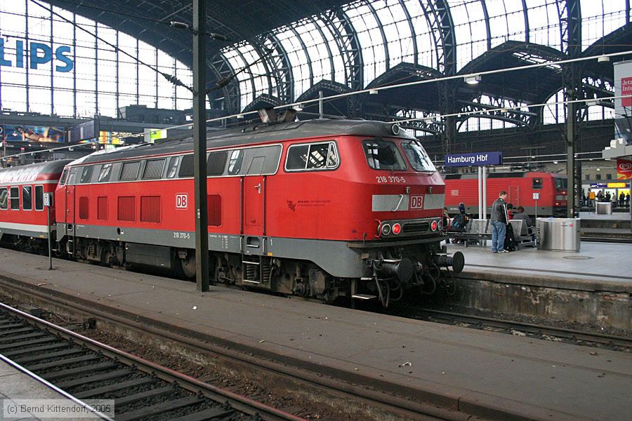Deutsche Bahn - 218370-5
/ Bild: db2183705_e0023910.jpg Deutsche Bahn - 218370-5
/ Bild: db2183705_e0023910.jpg