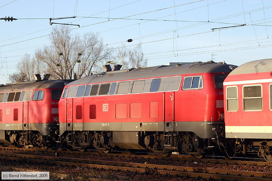 Deutsche Bahn - 218477-8
/ Bild: db2184778_e0013426.jpg Deutsche Bahn - 218477-8
/ Bild: db2184778_e0013426.jpg