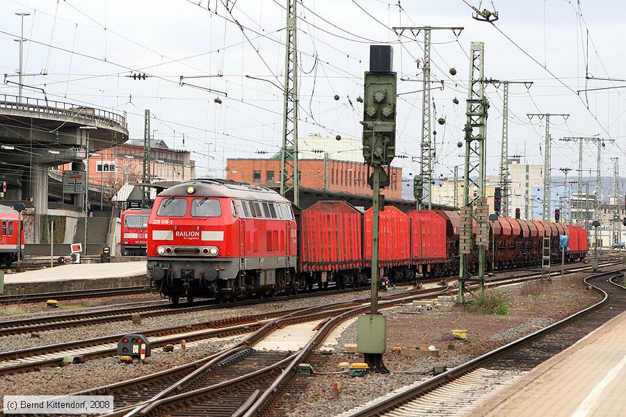 Deutsche Bahn - 225018-1
/ Bild: db2250181_bk0803120043.jpg