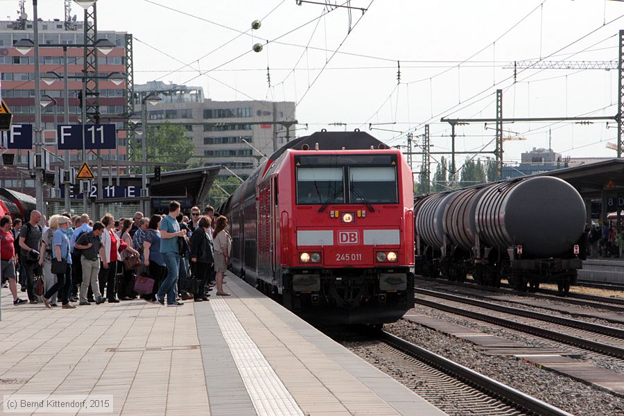 Deutsche Bahn - 245 011
/ Bild: db245011_bk1505120244.jpg Deutsche Bahn - 245 011
/ Bild: db245011_bk1505120244.jpg