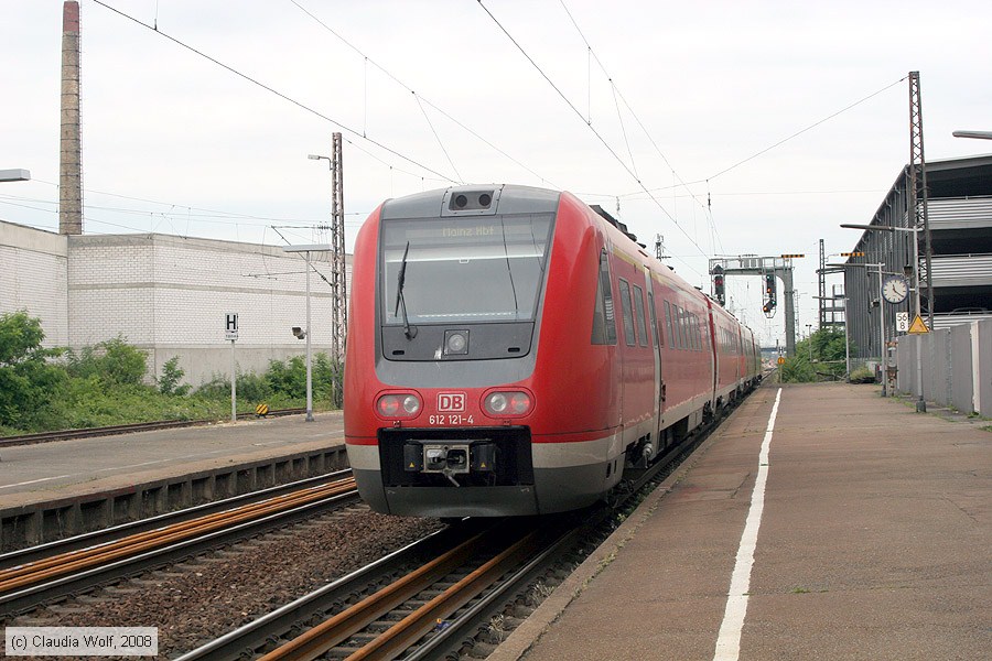 Deutsche Bahn - 612121-4
/ Bild: db6121214_cw0806110032.jpg