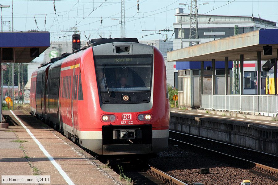Deutsche Bahn - 612 122
/ Bild: db612122_bk1008190007.jpg