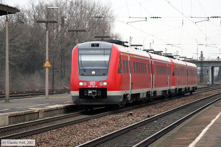 Deutsche Bahn - 612135-4
/ Bild: db6121354_cw0703090060.jpg Deutsche Bahn - 612135-4
/ Bild: db6121354_cw0703090060.jpg